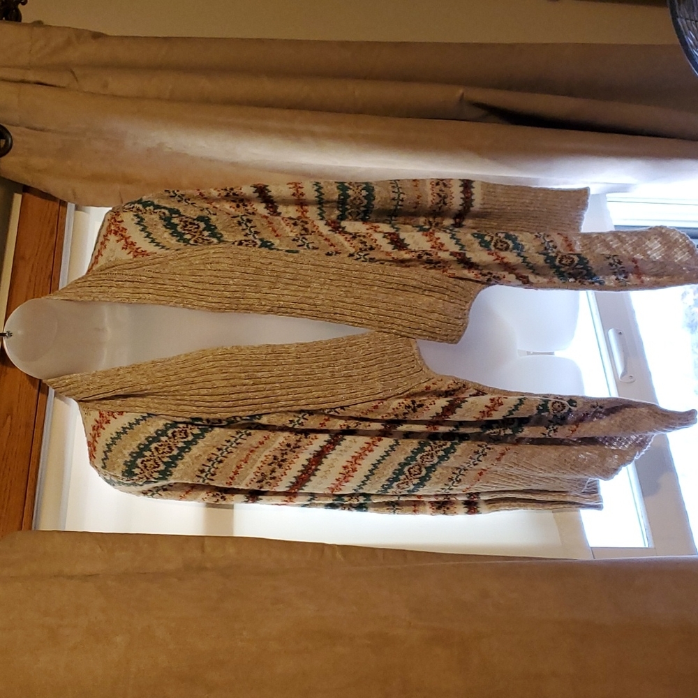 Cardigan. - Picture 5 of 6